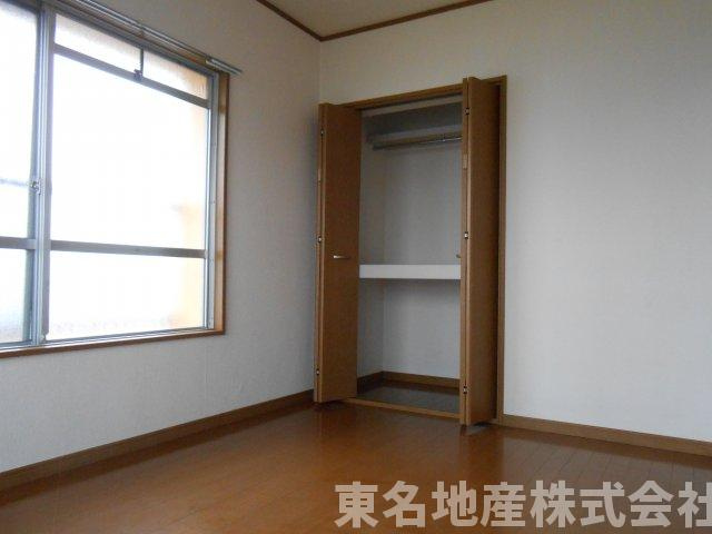 裾野市水窪の賃貸マンションの洋室