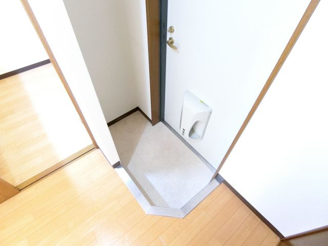 フィルハウス須賀の玄関