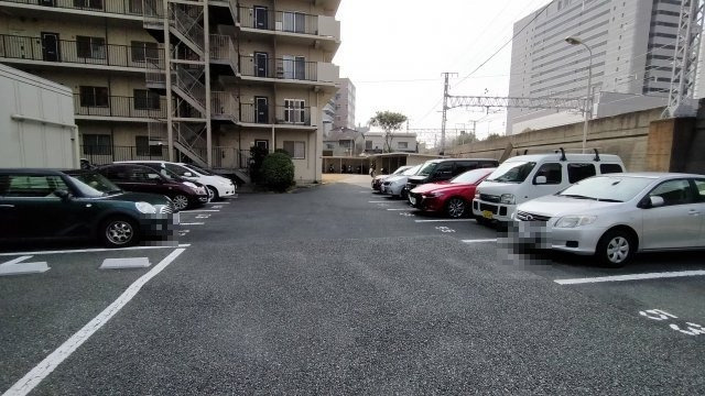 ネオコーポ大阪城公園三号館の駐車場|マンション敷地内の駐車場。　
※空き状況は都度確認下さい。