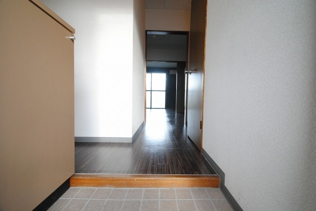 メゾン高野の玄関