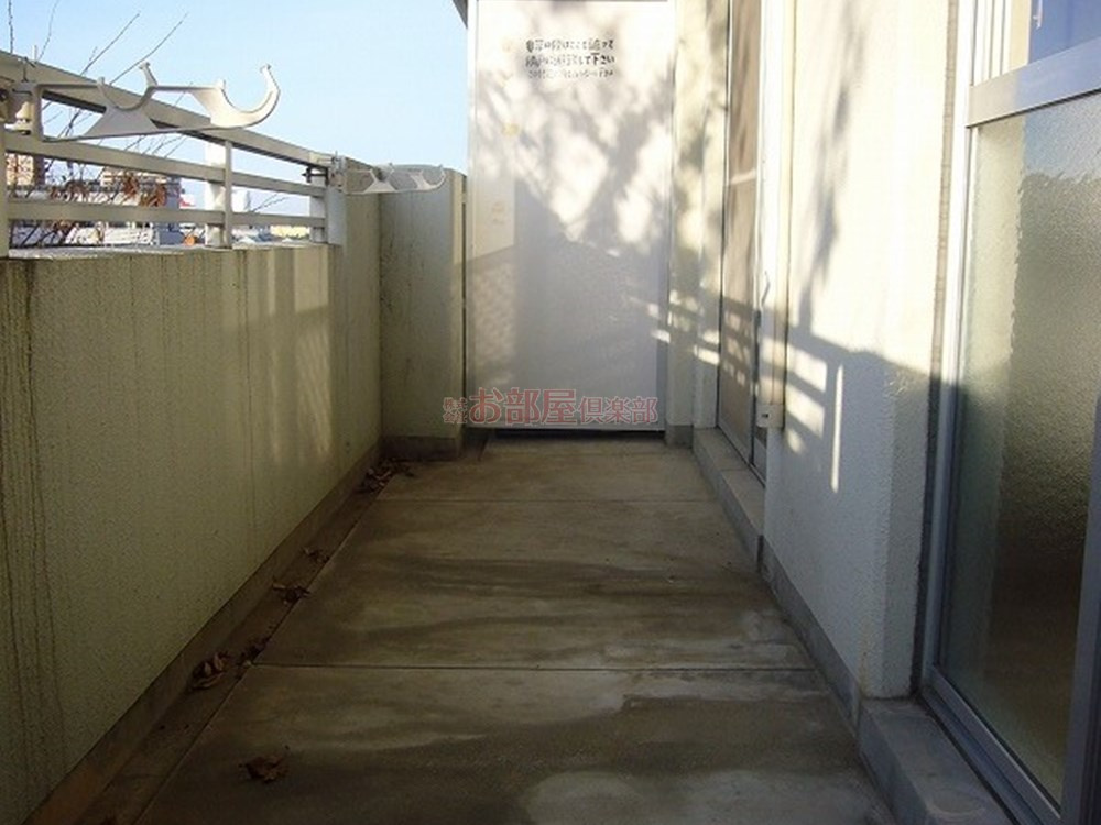 レジデンス高屋敷のバルコニー|開放的で明るい空間を演出してくれるバルコニーです