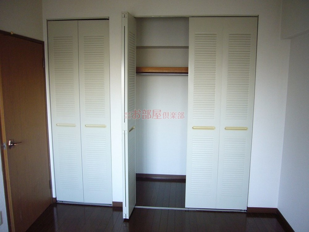 レジデンス高屋敷の収納|便利な収納スペースです