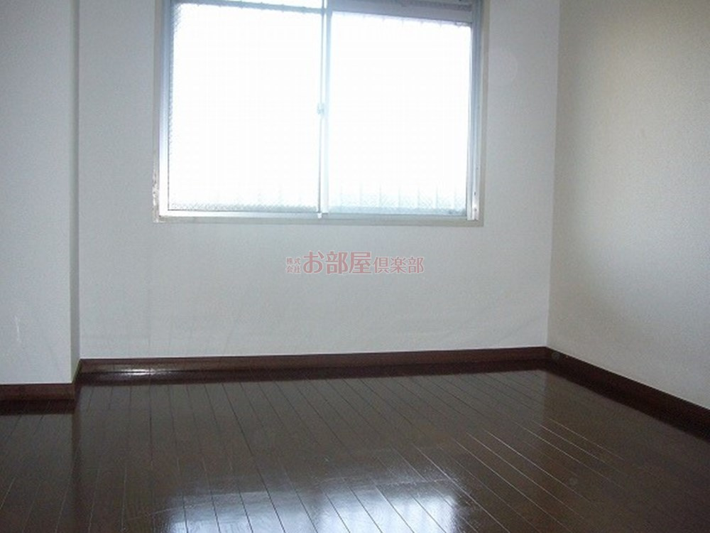 レジデンス高屋敷の洋室|使い勝手のいい洋室です