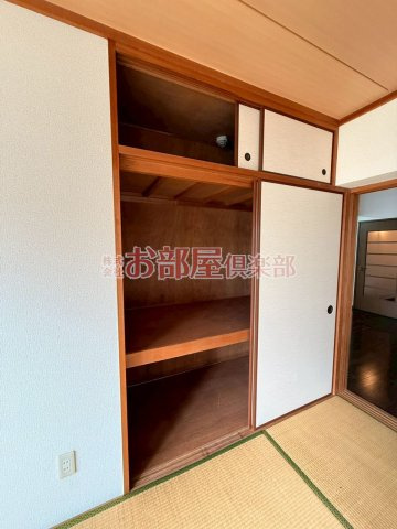 レジデンス高屋敷|明るい玄関です