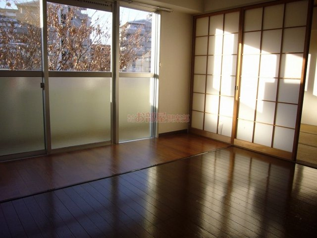 レジデンス高屋敷の居間・リビング|使いやすいリビングです