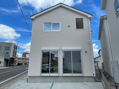 【外観】 | LIGNAGE佐原イ21-2期1号棟 | 祝完成　ご見学は平日も可能です。お気軽にお問合せ下さい。