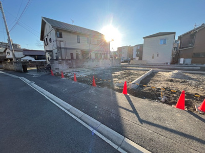 【前面道路含む現地写真】 | 瑞穂区河岸町第2期　全3棟　1号棟＜仲介手数料無料＞井戸田小・津賀田中　新築一戸建て | 2/11撮影
住宅ローンアドバイザーの村田です。住宅ローン審査が通らなかった方、あきらめる前にご相談ください。