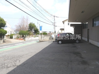 【駐車場】