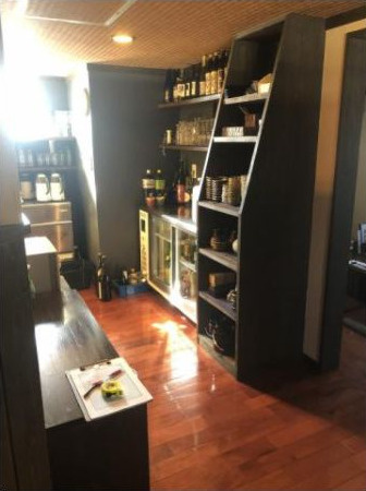 都城市牟田町の店舗の内装