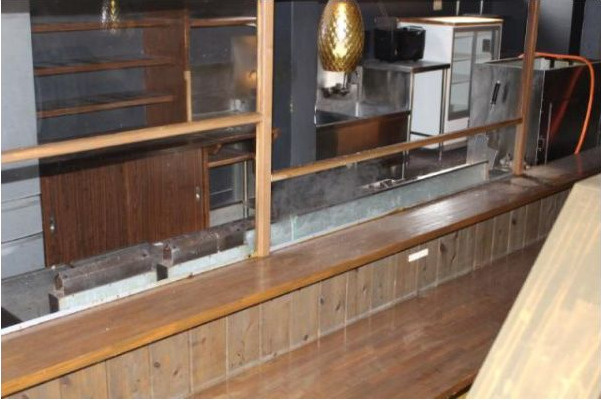 都城市牟田町の店舗の内装