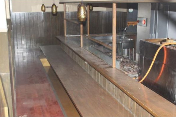 都城市牟田町の店舗の内装