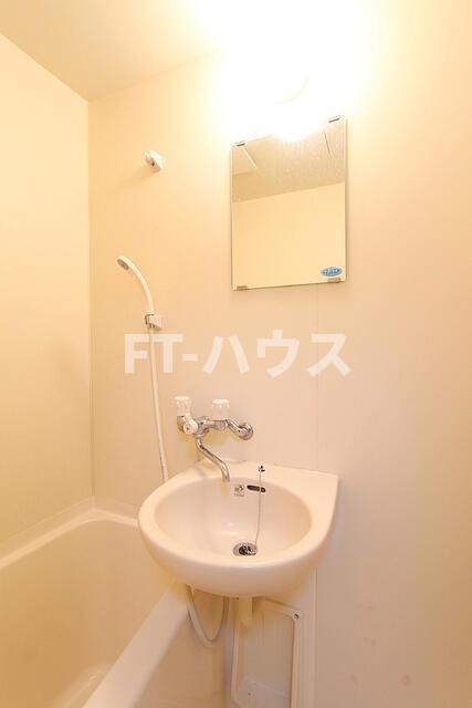 サンモールＦＵＪＩの洗面所|忙しい朝にうれしい洗面台付