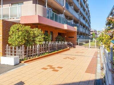 【エントランス】 | 《南西北三方角部屋》新小岩セントラルハイツ