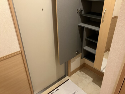 【玄関】 | ラフィネフィオーレ