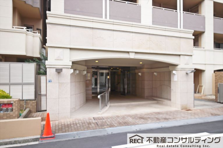 ル・サンク甲南の駐車場