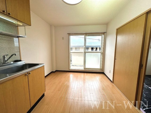 Surplus華 Cの居間・リビング|イメージ（同建物内別部屋の写真です）