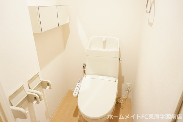 菊池郡菊陽町花立３丁目の賃貸マンションのトイレ