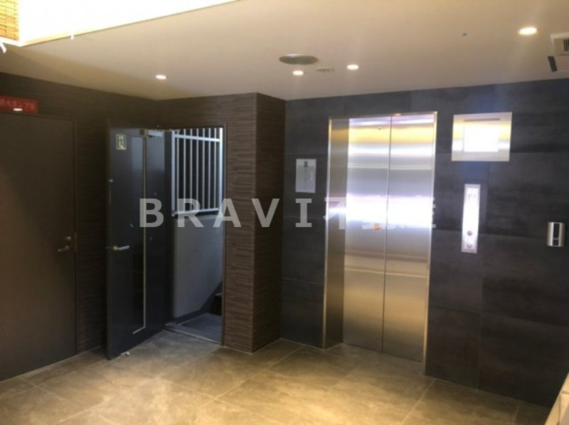 リデア大手前 BRAVI不動産のロビー|【L-IDEA OTEMAE】防犯カメラモニター付きエレベーター