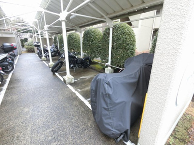 【その他共用部分】 | しいの木台ハイツ５号棟 | バイク置場です。