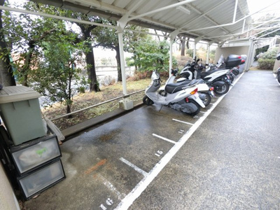 【その他共用部分】 | しいの木台ハイツ５号棟 | バイク置場です。