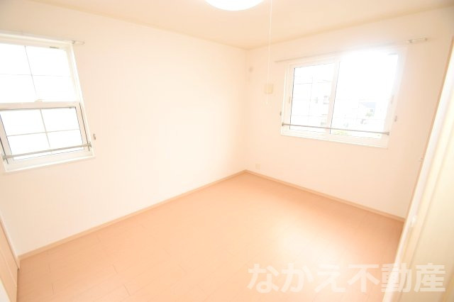 【寝室】 | 広くて明るい寝室