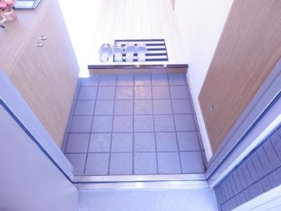 カルム常盤の玄関