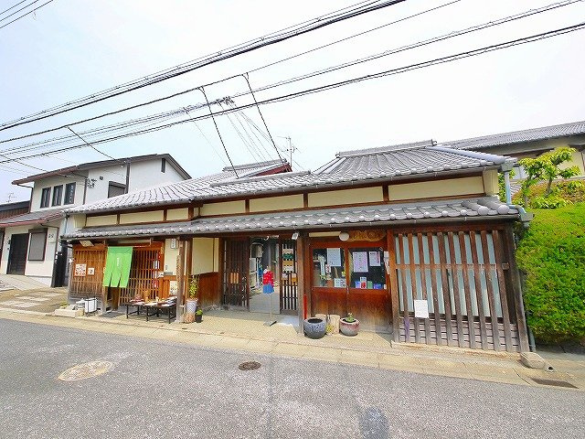 春田貸家の外観