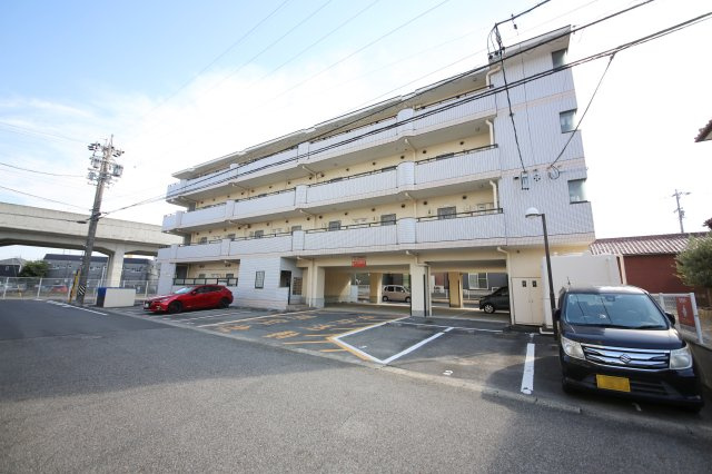 セントラル青山の駐車場