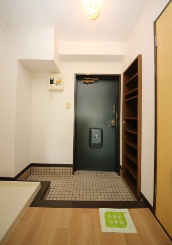 セントラル青山の玄関