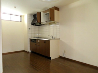 【キッチン】 | ロイヤルタウン成松