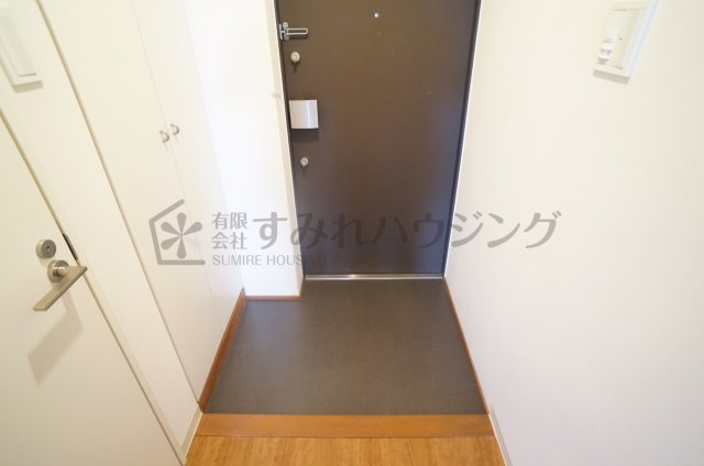 AMENITYCOURT K I　A棟の玄関