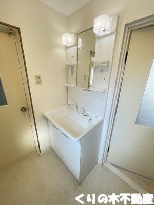 【洗面所】 | メゾン矢野 | 忙しい朝には欠かせない洗面所です