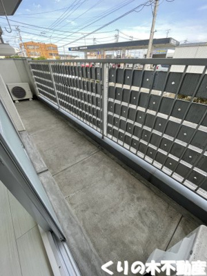 【バルコニー】 | メゾン矢野 | 外からの目が気にならないバルコニーで洗濯物が干せます