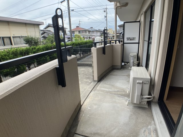プリミエール井戸田のバルコニー