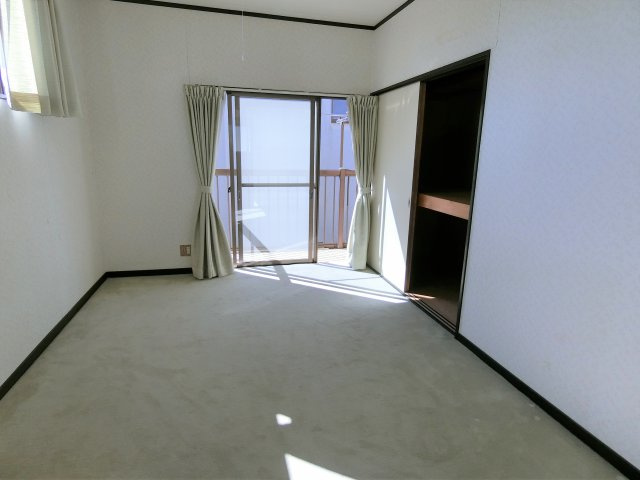 南横川戸建の洋室