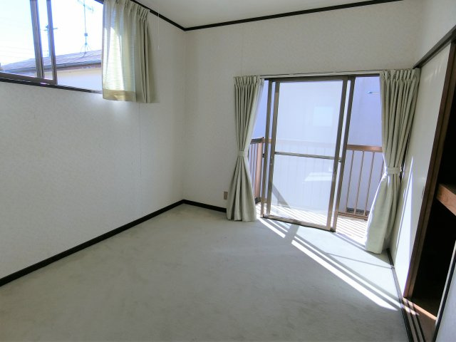 南横川戸建の洋室