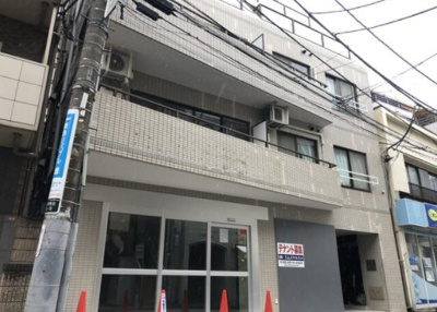 【外観】 | 高円寺シティハウス | 鉄筋コンクリート造のがっちりとした建物。