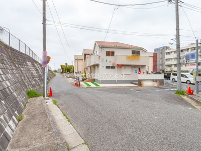 【前面道路含む現地写真】 | 葛飾区東金町 新築分譲住宅 全３棟