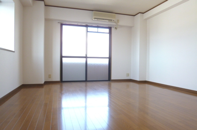 ハミルトンⅡ【キャッシュバック対象物件】の居間・リビング