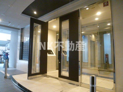 【その他共用部分】 | プレシオ小阪（河内小阪賃貸） | 綺麗な正面玄関です