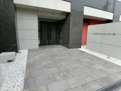 【ロビー】 | サムティ神戸BENIR | 落ち着いたロビーです