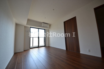 【居間・リビング】 | ＲＪＲ堺筋本町タワー | ゆったりとしたリビングです