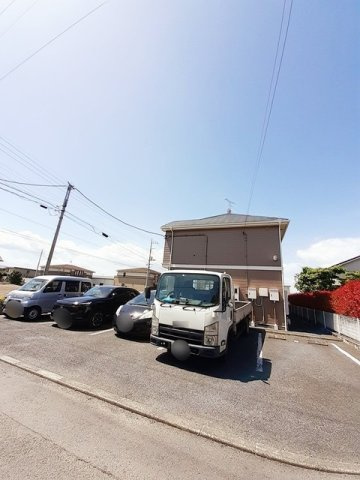 【駐車場】 | メゾンカネジョウ | 駐車スペースもあります