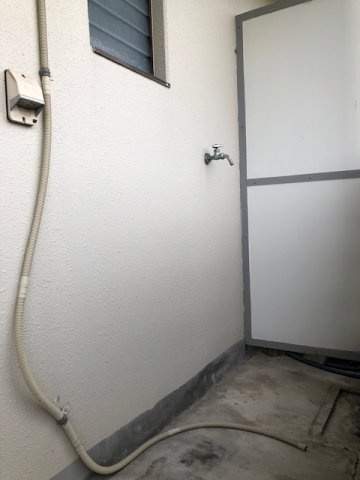 シャローム山城のバルコニー|洗濯機置き場
