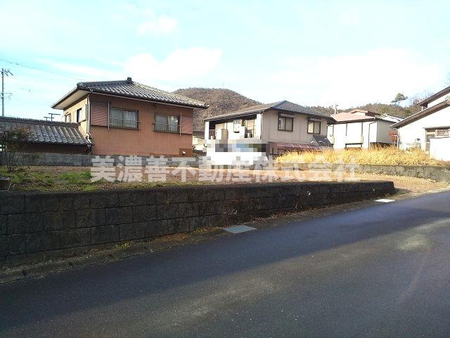 ５７０７２　岐阜市日野東土地の前面道路含む現地写真