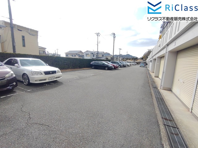 コープ野村高取台の駐車場|駐車場です