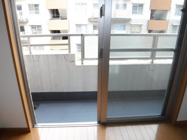 日吉不動産ビルのバルコニー