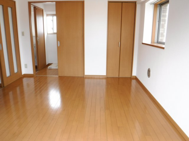 日吉不動産ビルの寝室
