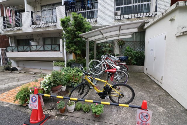 【駐車場】