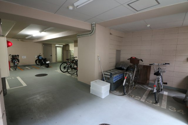 【駐車場】